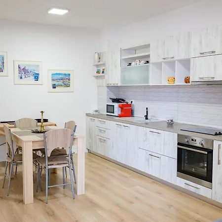 Apartment Modern Oasis Near Park & Stadium Tirana