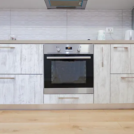 Modern Oasis Near Park & Stadium Apartamento