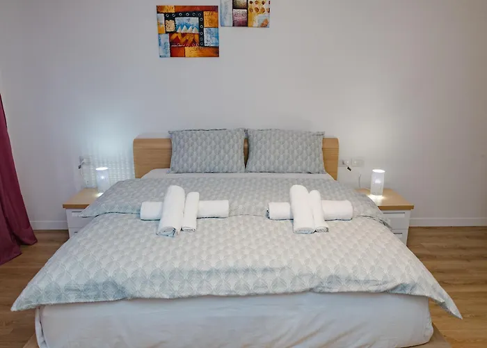 アパート Modern Oasis Near Park & Stadium ティラナ