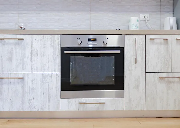 Modern Oasis Near Park & Stadium Appartement