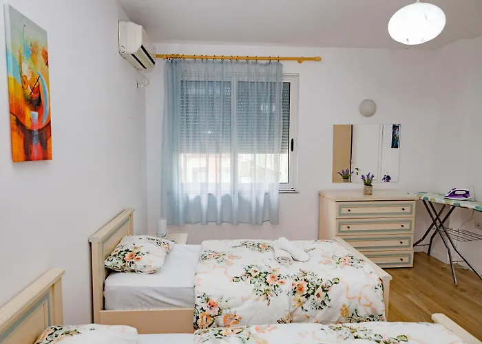 Modern Oasis Near Park & Stadium Apartman Tirana
